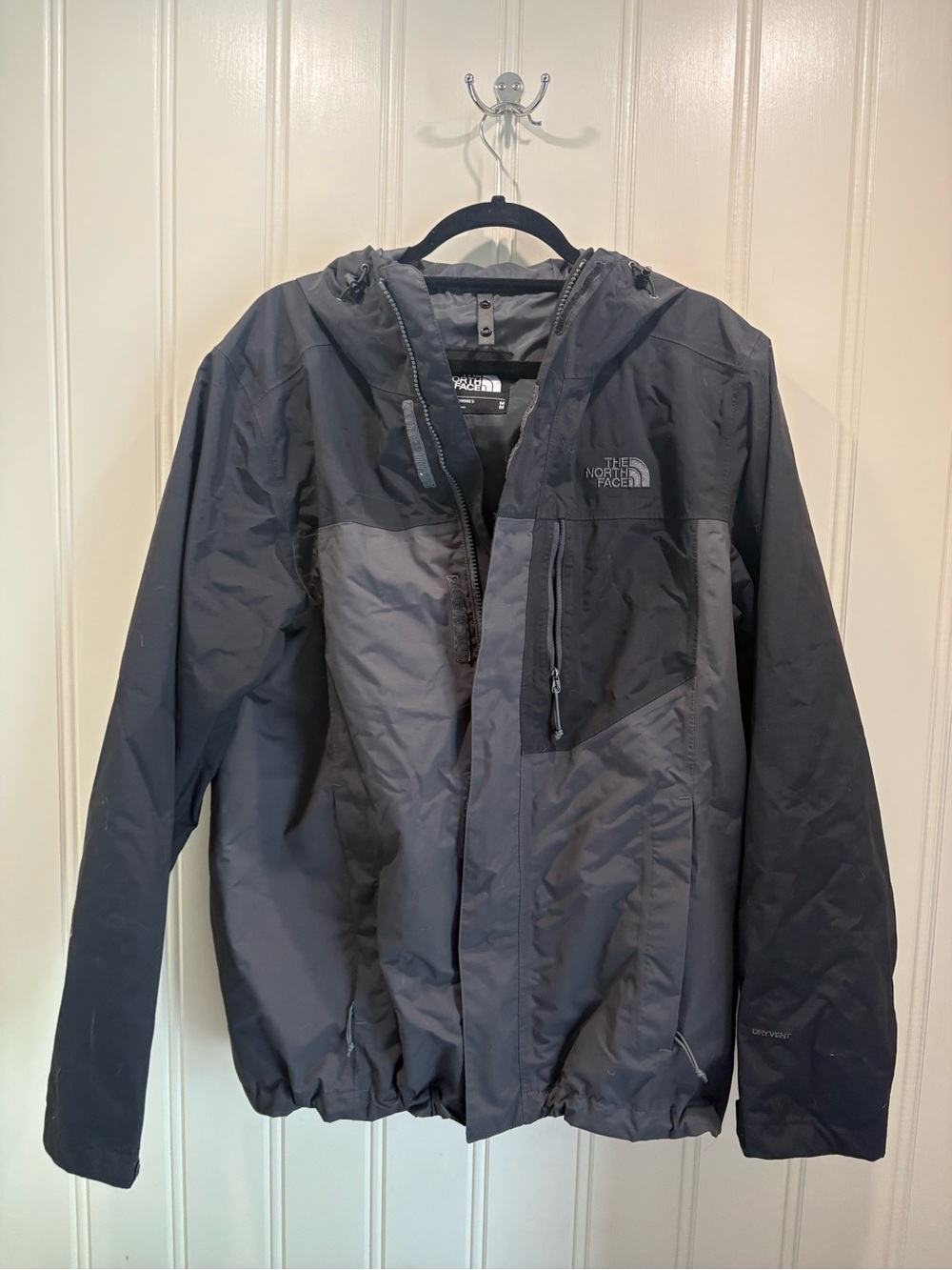 The North Face Men’s Two-Tone Black & Dark Gray Windbreaker